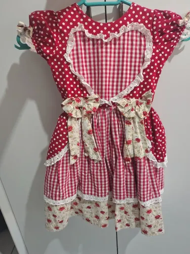 Vestido junino 50,00 reais.