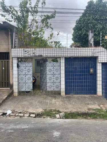 Kit Net com Garagem, 2 quartos, sala, copa, cozinha, area de serviço no Anil por 700 reais