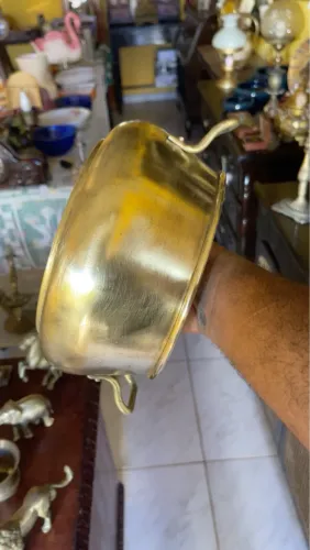 Linda panela em bronze antiga