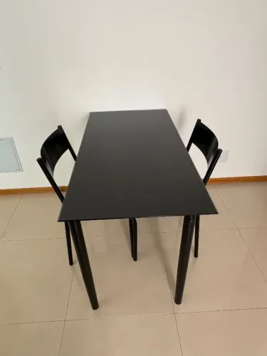 2 cadeiras tok stok + Mesa com tampo de vidro 1,20m x 60cm 