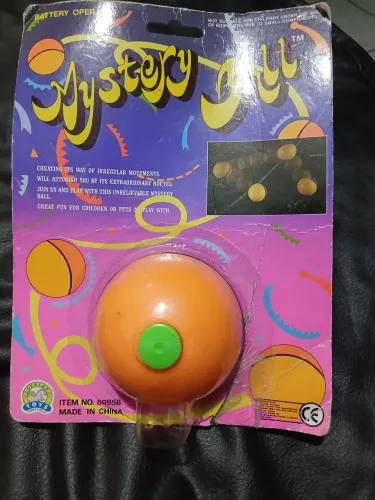 MYSTERY BALL VINTAGE ANOS 90 PARA COLECIONADORES DIFÍCIL ENCONTRAR. CORRA 