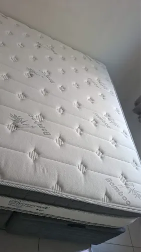 Vendo cama box casal querem com baú