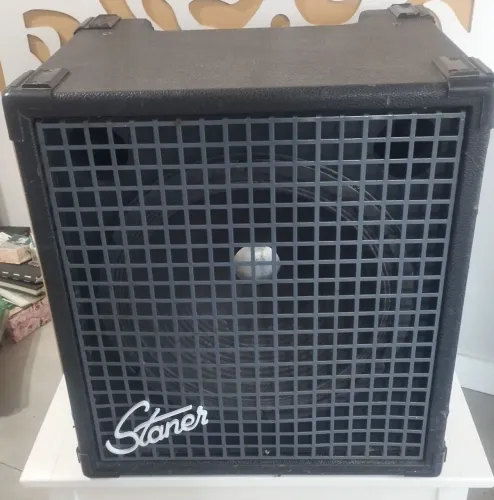 Vendo amplificador para contrabaixo Staner