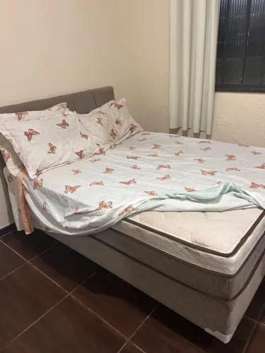 Cama box completa (cabeceira e colchão)