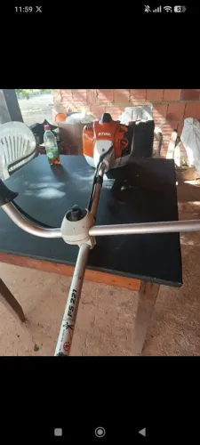 Roçadeira FS 221