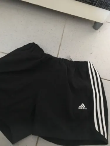 Bermuda Adidas Essentials 3S Chelsea Original - Tamanho GG - Nova c/ Etiqueta Numca Usada
