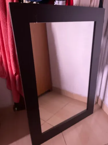 Espelho com moldura 