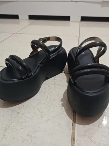 sandália melissa airbubble preta 35