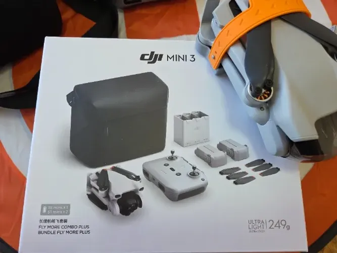 Drone Dji Mini 3 Kit Fly More Combo Plus C/ 3 Baterias de alta duração