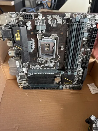 Placa-Mãe Gigabyte DDR3