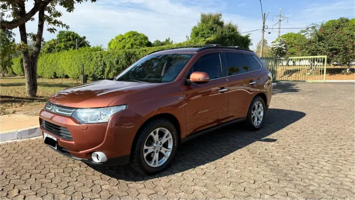 Mitsubishi Outlander 3.0/ GT 3.0 V6 Aut. 2014