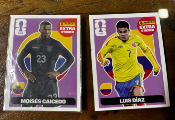 2 figurinhas roxas raras lilas álbum legends da copa panini 2026