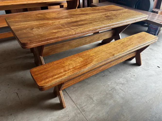 Mesa 2.00 metros com 2 bancos
