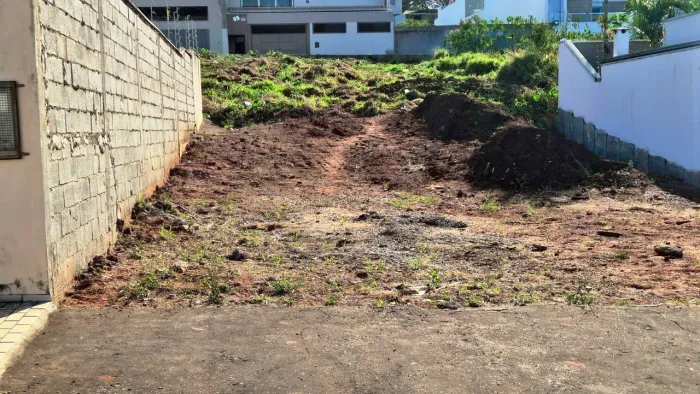 Excelente terreno no bairro Treviso - somente venda.