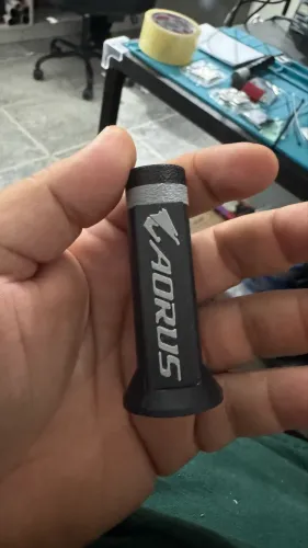 Suporte para placa de vídeo universal