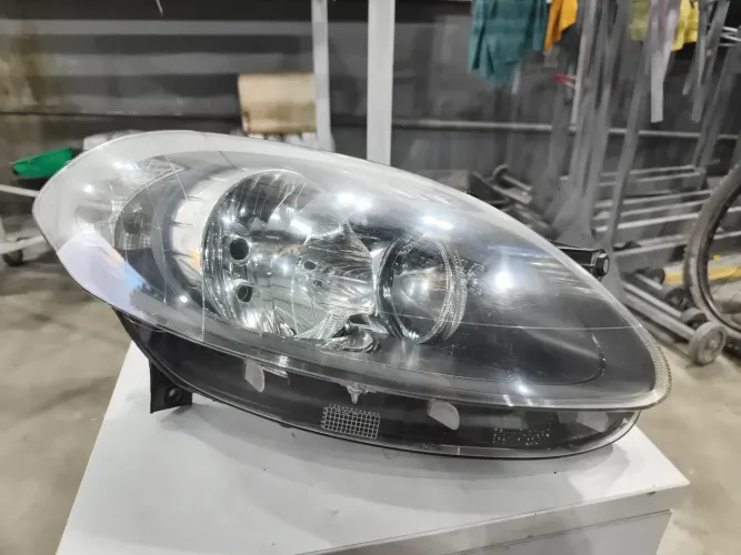 Farol dianteiro LD Palio attractive 2012 a 2017 