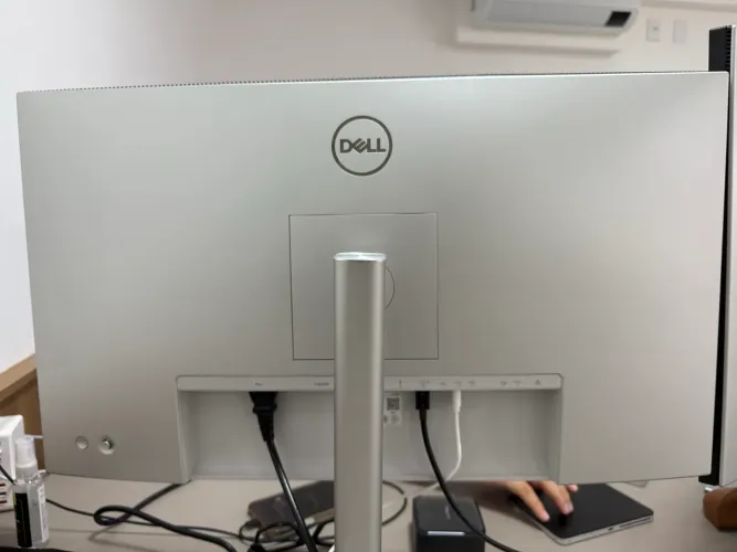 4 Monitores Dell UltraSharp 27 Polegadas