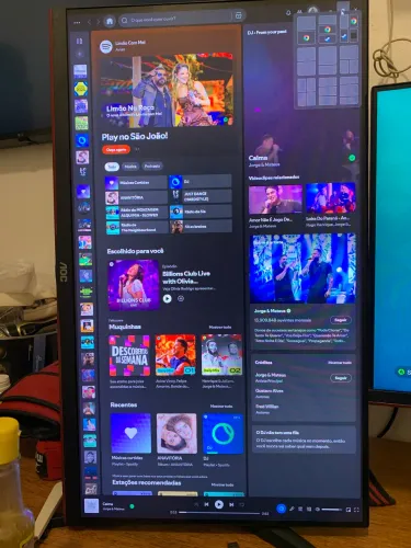 Monitor AOC