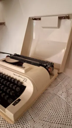 Maquina de escrever antiga Remington 22