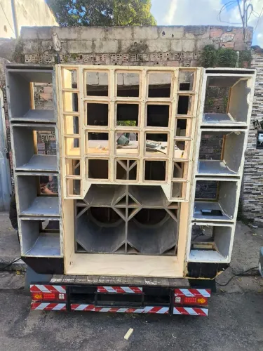 Vende-se estrutura de som com carrocinha