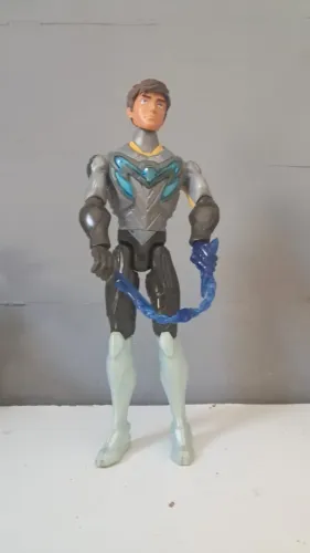 Boneco do Max Steel