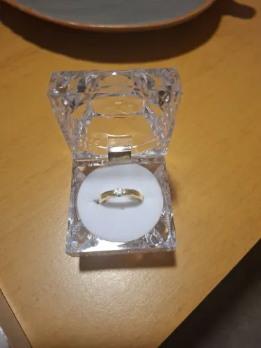 ANEL DE OURO COM BRILHANTE