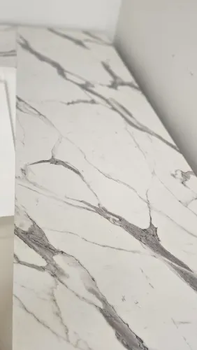 Balcão moderno, com acabamento de luxo.