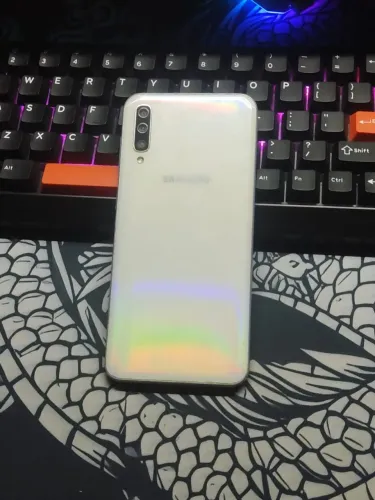 ? Celular Samsung Galaxy A50 A505GT - 64GB / 4GB RAM - Branco