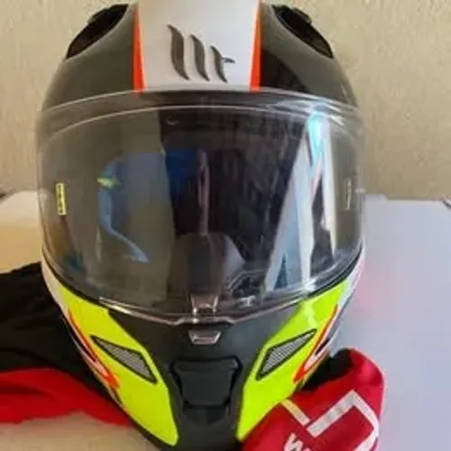 Capacete MT Revenge 2 Black