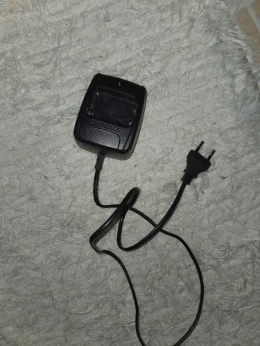 Carregador para rádio walkie talk