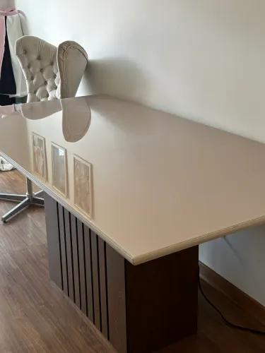 Vendo mesa com tampo de vidro