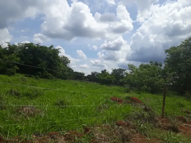 Excelentes Fazendinhas Registradas, Com Água Luz Lagoa Cerca na região de Sete Lagoas MG