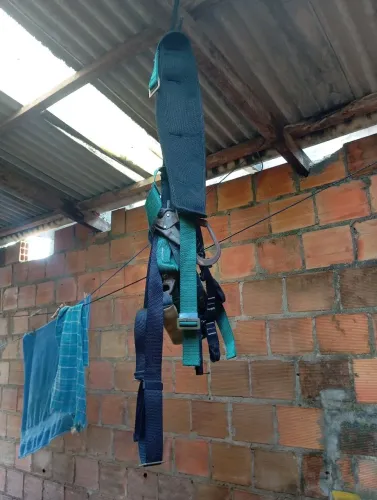 Cinto de segurança com talabarte com três pontos