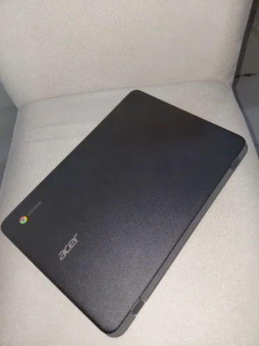 Vendo notebook Acer, muito pouco utilizado.