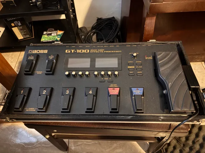 Pedaleira Guitarra Boss Gt100