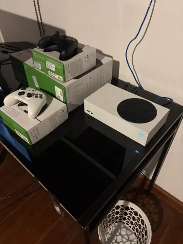 Xbox series s dois controles