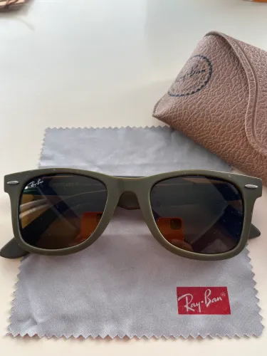 Vendo ÓCULOS RAYBAN MODELO WAYFARER