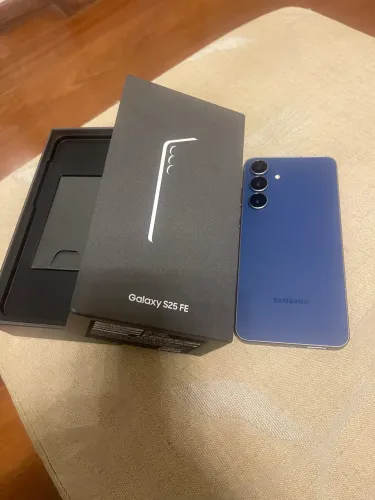 Samsung Galaxy S25 Azul. Com Nota Fiscal. Apenas 2 meses de uso !!!