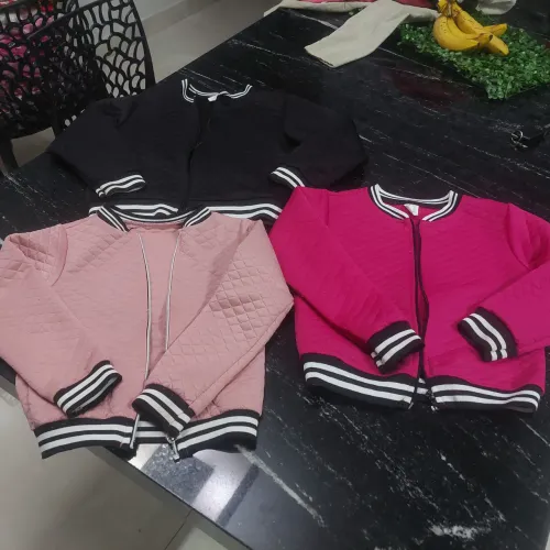 vendo tamanho 6 as 3 blusa por 45 reais