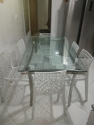 Mesa com 6 cadeiras