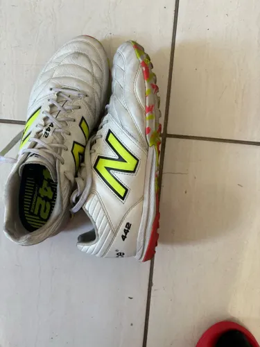 Chuteira society new balance 442 PRO