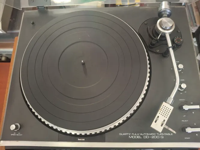 Toca disco gradiente DD 200Q