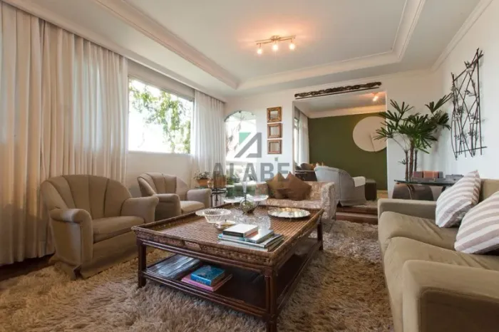 Apartamento para venda em Campo Belo com 4 quartos, sendo 3 suítes, 235m²