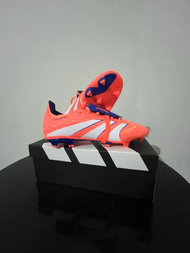 Chuteira Adidas Predator Língua.
