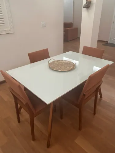 Conjunto Mesa de Jantar com 4 Cadeiras