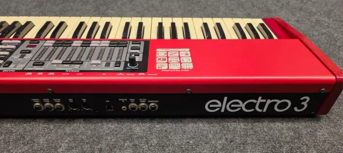 RARIDADE Nord electro 3 73 teclas revisado