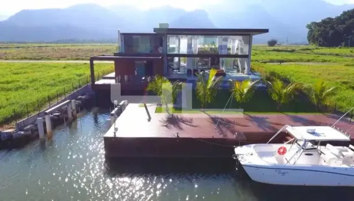 Casa de Alto Padrão no canal do Portobello.