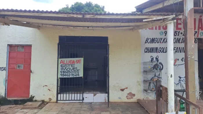 Aluga-se uma loja na avenida principal em frente a faculdade Sena Aires 