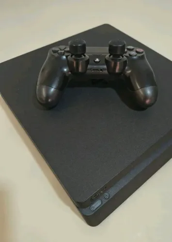 Ps4 Slim 1T.