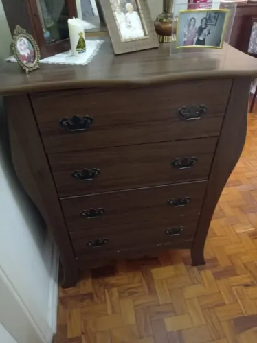 Cômoda 4 gavetas